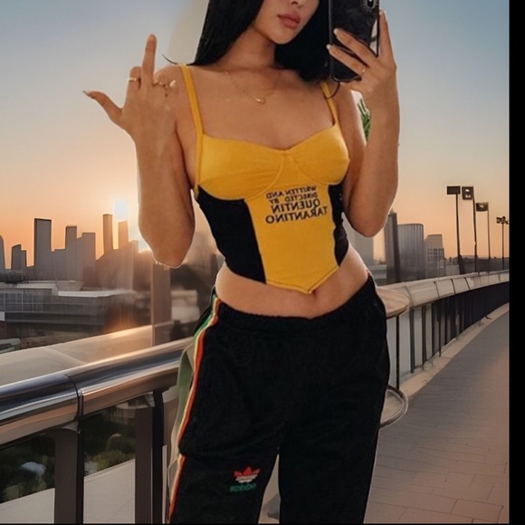 WRITTEN & DIRECTED BY QUENTIN TARANTINO Crop Cami - Picture 6 of 10